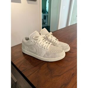 Nike Women's Grey Air Jordan 1 Low SE Craft Suede Lace Up Sneaker Shoes Size 7